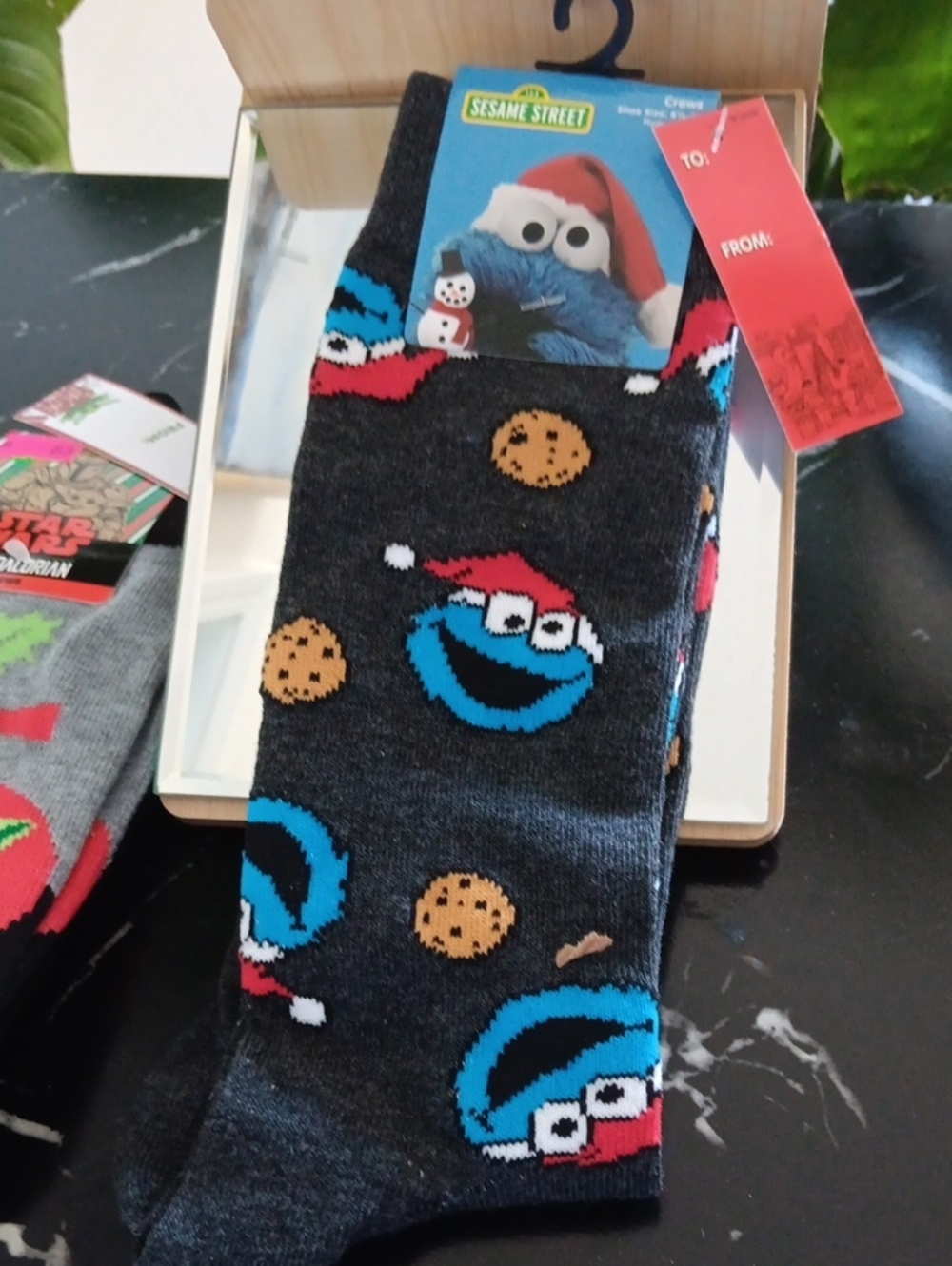 SpongeBobSquarePants ,Sesame Street Cookie Monster, and Star Wars Mandalorian - Picture 4 of 7